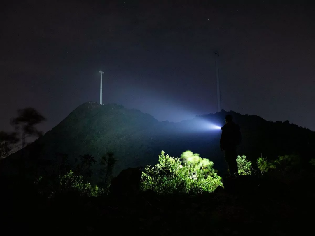 Olight Baton 4 Premium Rechargeable LED Flashlight – 1300 Lumens – Includes 1 x 16340 and Charging Case - Image 17